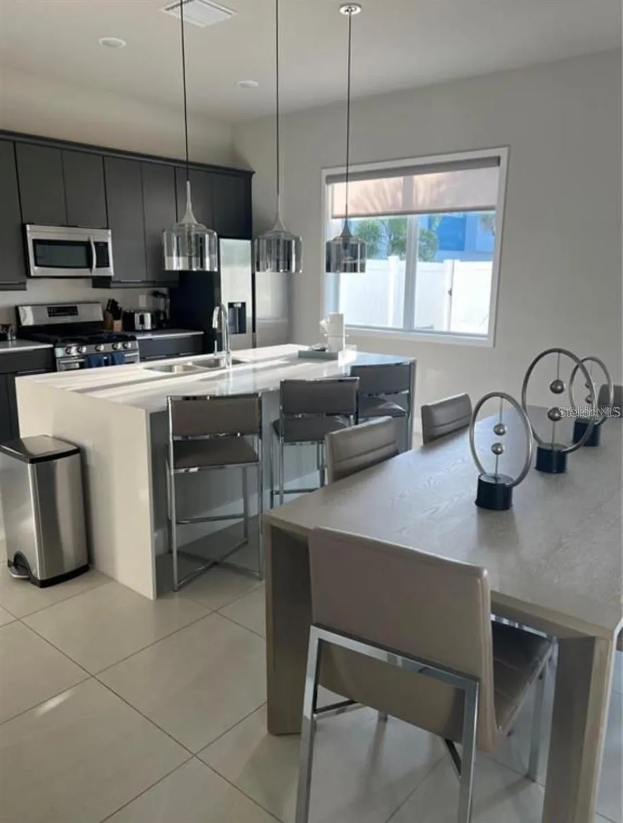 7740 SANDY RIDGE DRIVE #102 Reunion, FL 34747