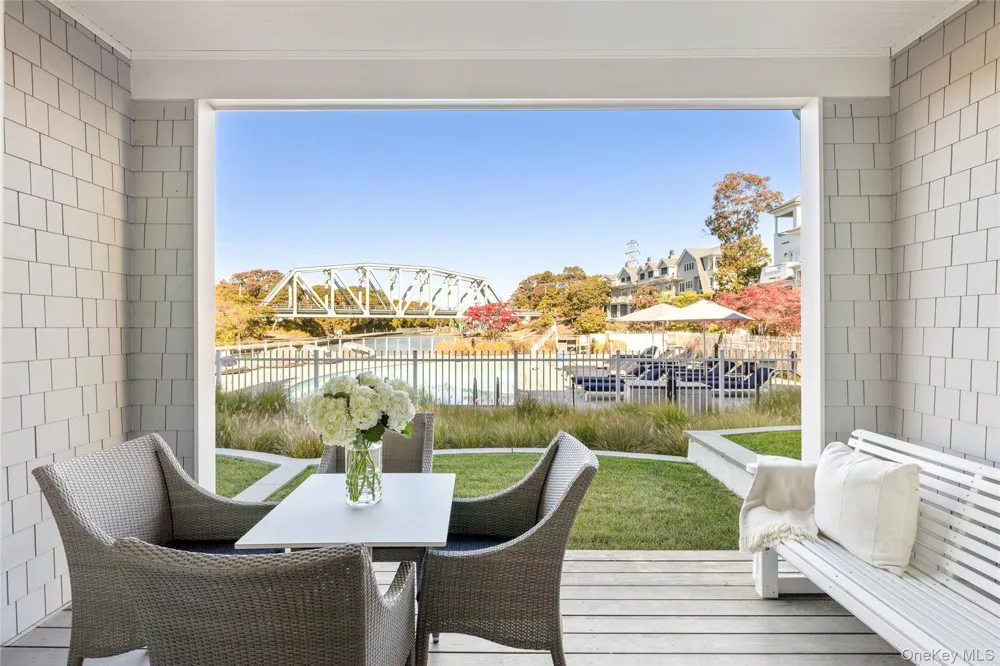 45 Old Boathouse Lane S Hampton Bays, NY 11946
