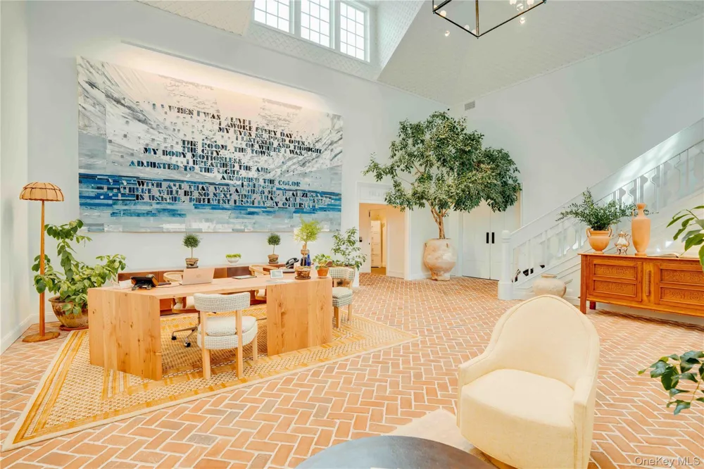 45 Old Boathouse Lane S Hampton Bays, NY 11946