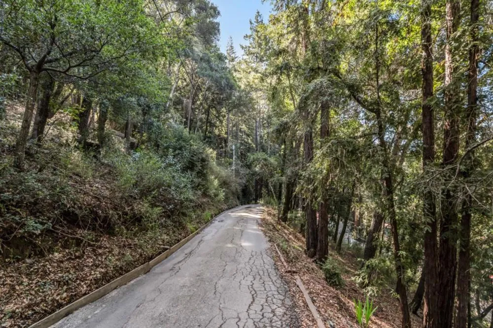 Volver Avenue Felton, CA 95018