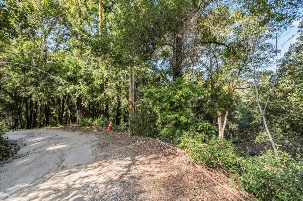 Volver Avenue Felton, CA 95018