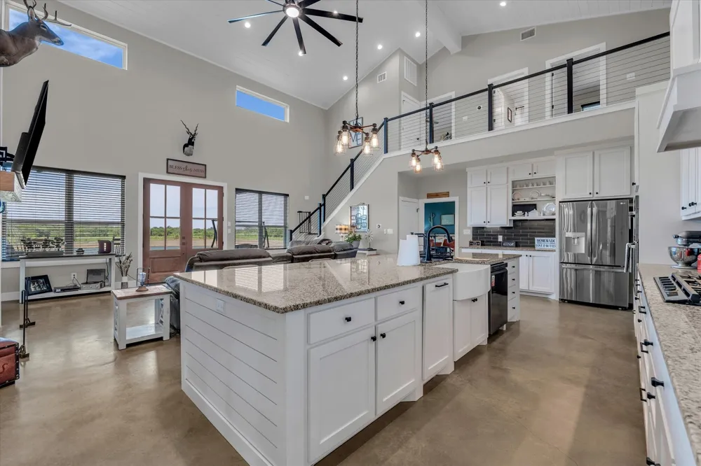 350 County Road 494 S Chilton, TX 76632