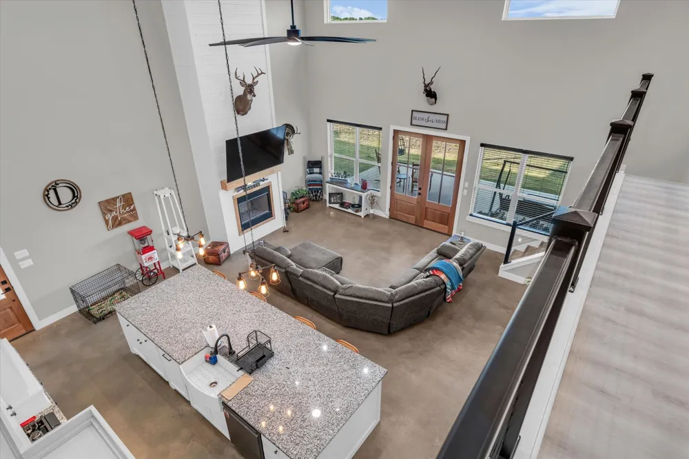 350 County Road 494 S Chilton, TX 76632