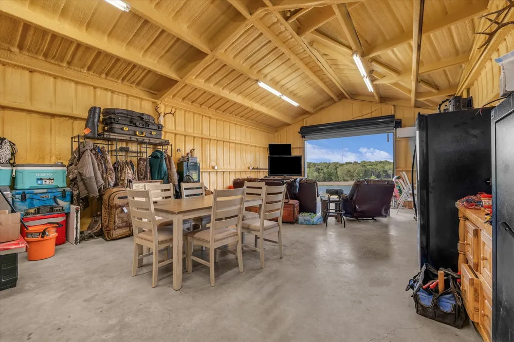 350 County Road 494 S Chilton, TX 76632