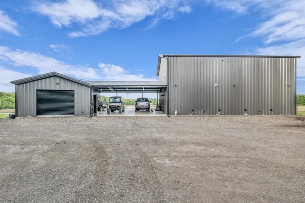 350 County Road 494 S Chilton, TX 76632