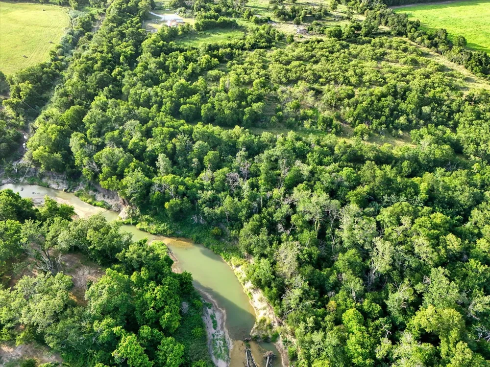 350 County Road 494 S Chilton, TX 76632