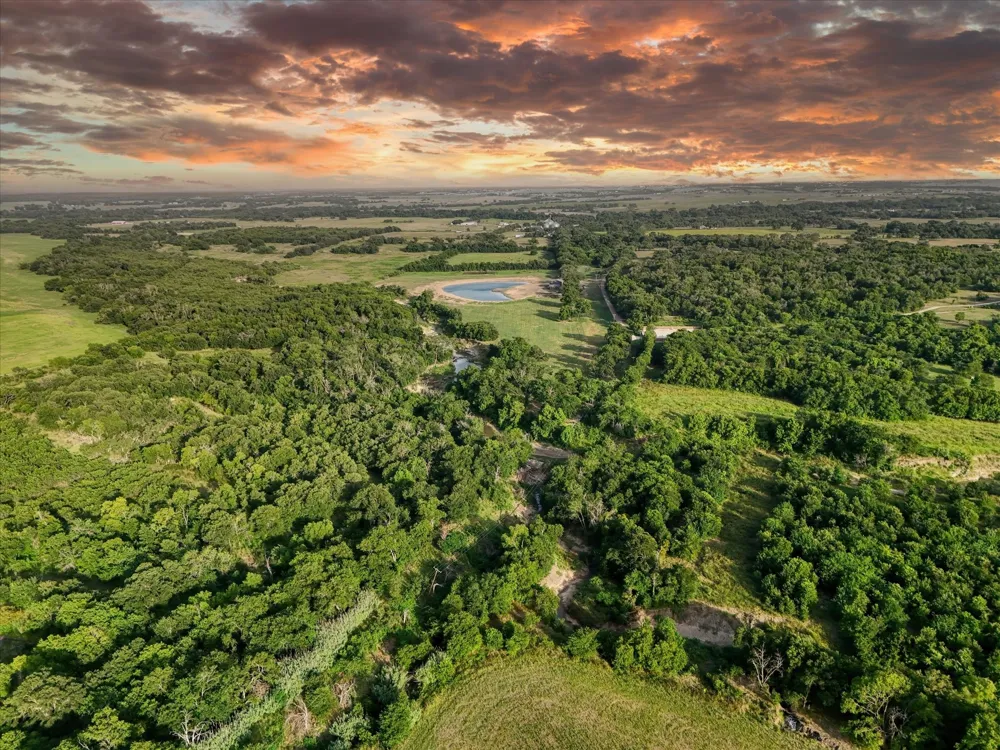 350 County Road 494 S Chilton, TX 76632