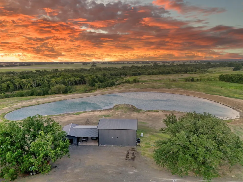 350 County Road 494 S Chilton, TX 76632