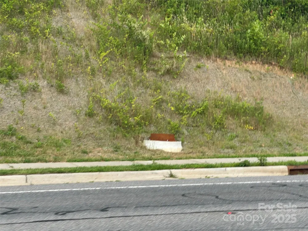 32 Hwy 19E Highway Burnsville, NC 28714