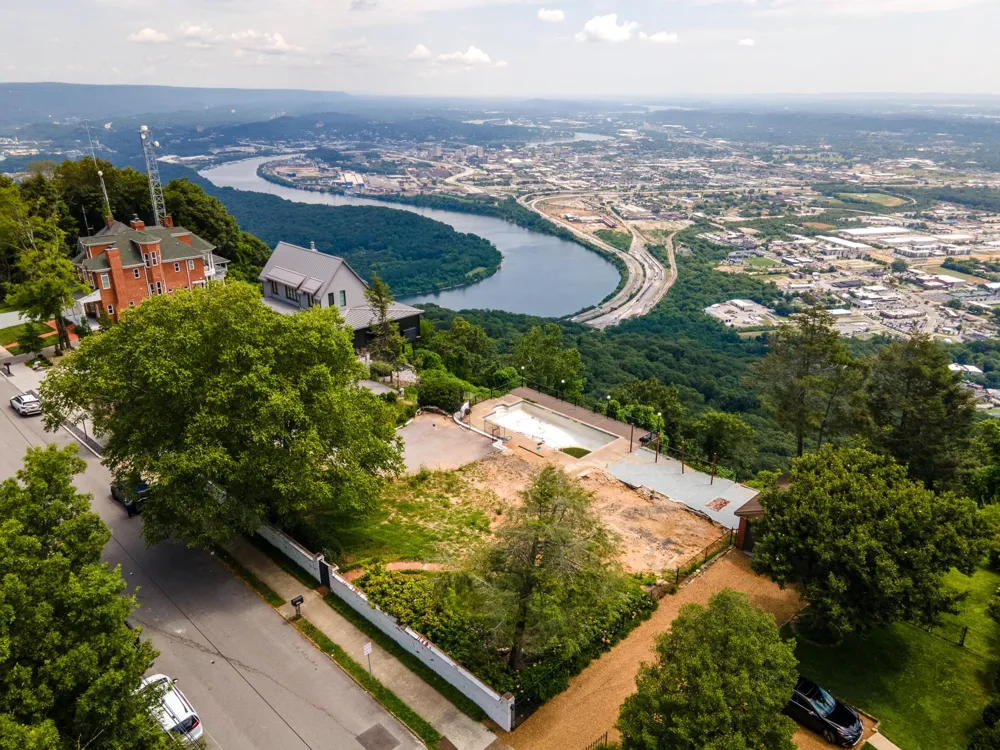 1107 E Brow Road Lookout Mountain, TN 37350