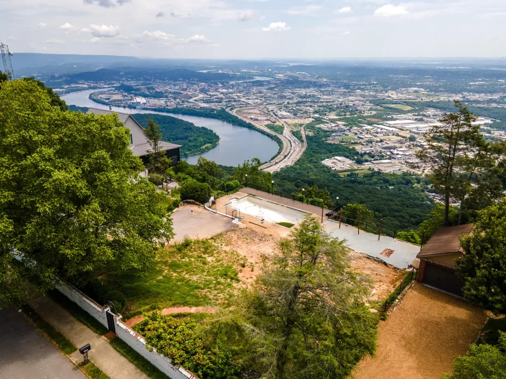 1107 E Brow Road Lookout Mountain, TN 37350