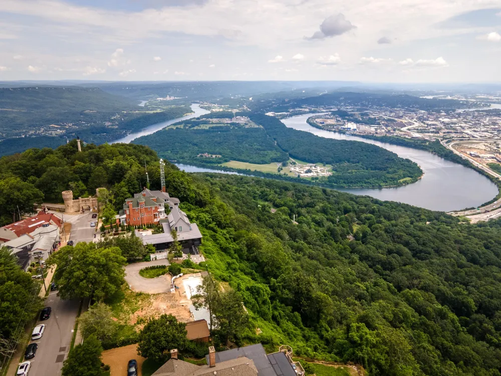 1107 E Brow Road Lookout Mountain, TN 37350