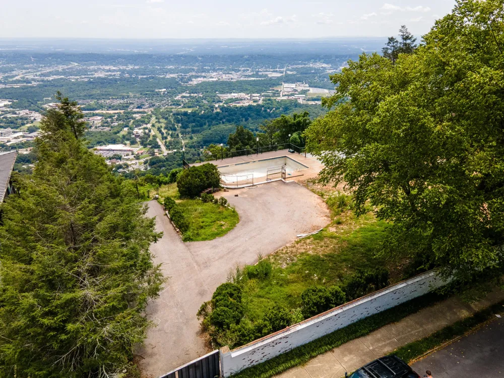 1107 E Brow Road Lookout Mountain, TN 37350