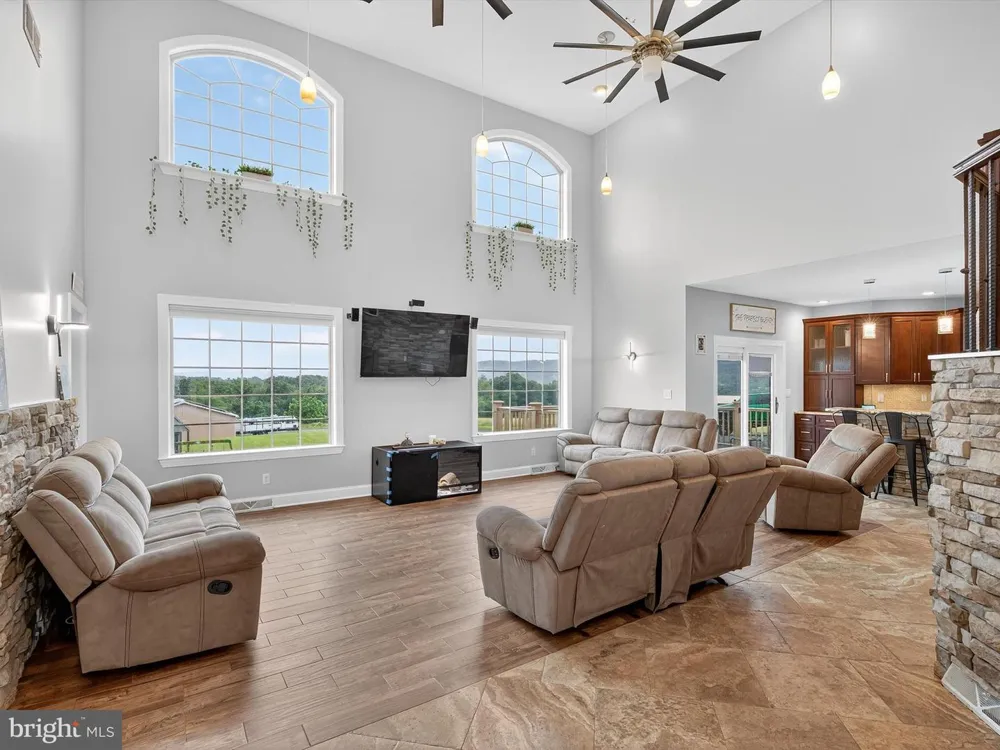 13 PHEASANT HILL DRIVE Halifax, PA 17032