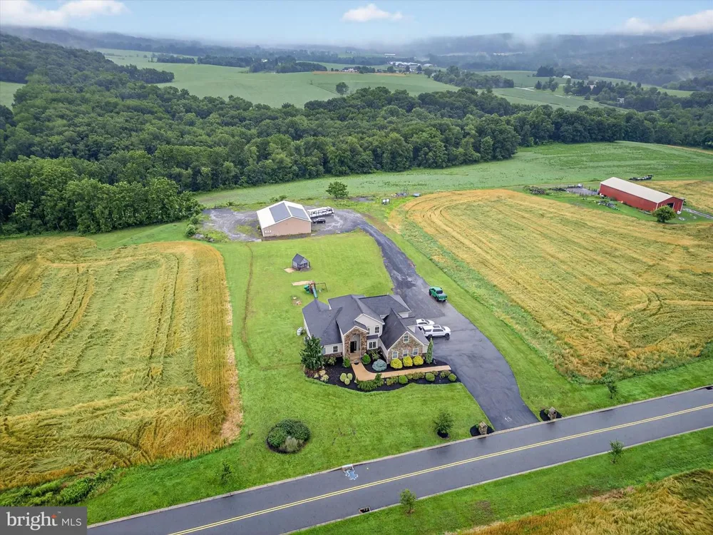 13 PHEASANT HILL DRIVE Halifax, PA 17032
