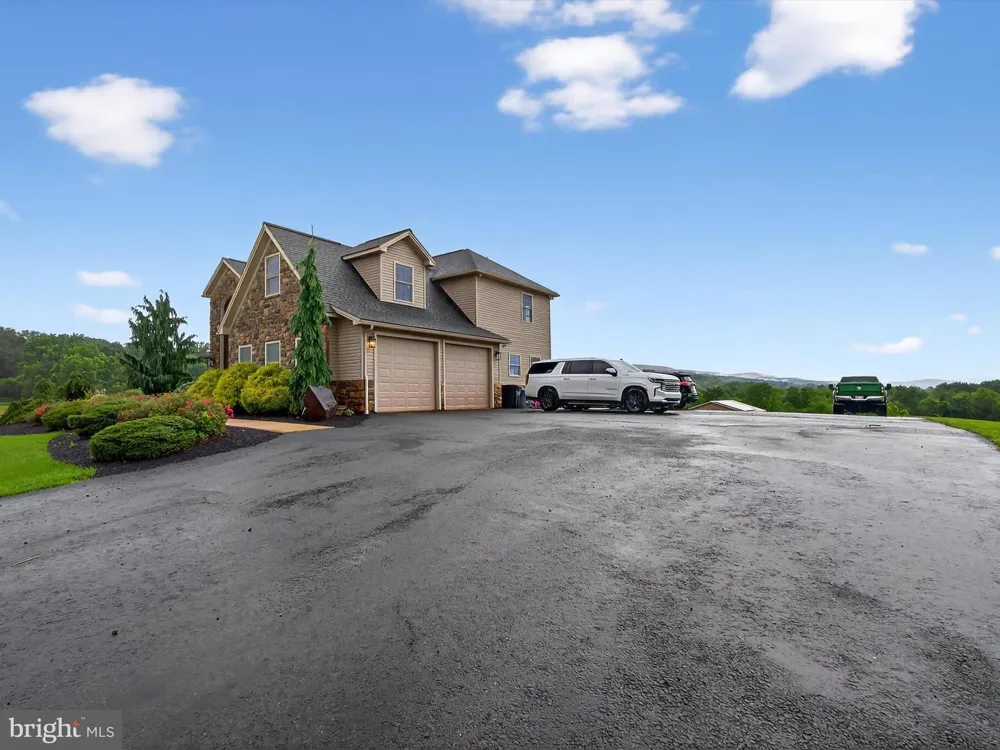 13 PHEASANT HILL DRIVE Halifax, PA 17032