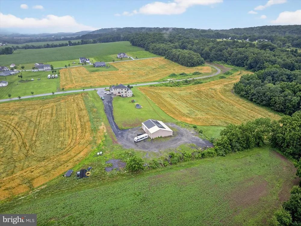 13 PHEASANT HILL DRIVE Halifax, PA 17032