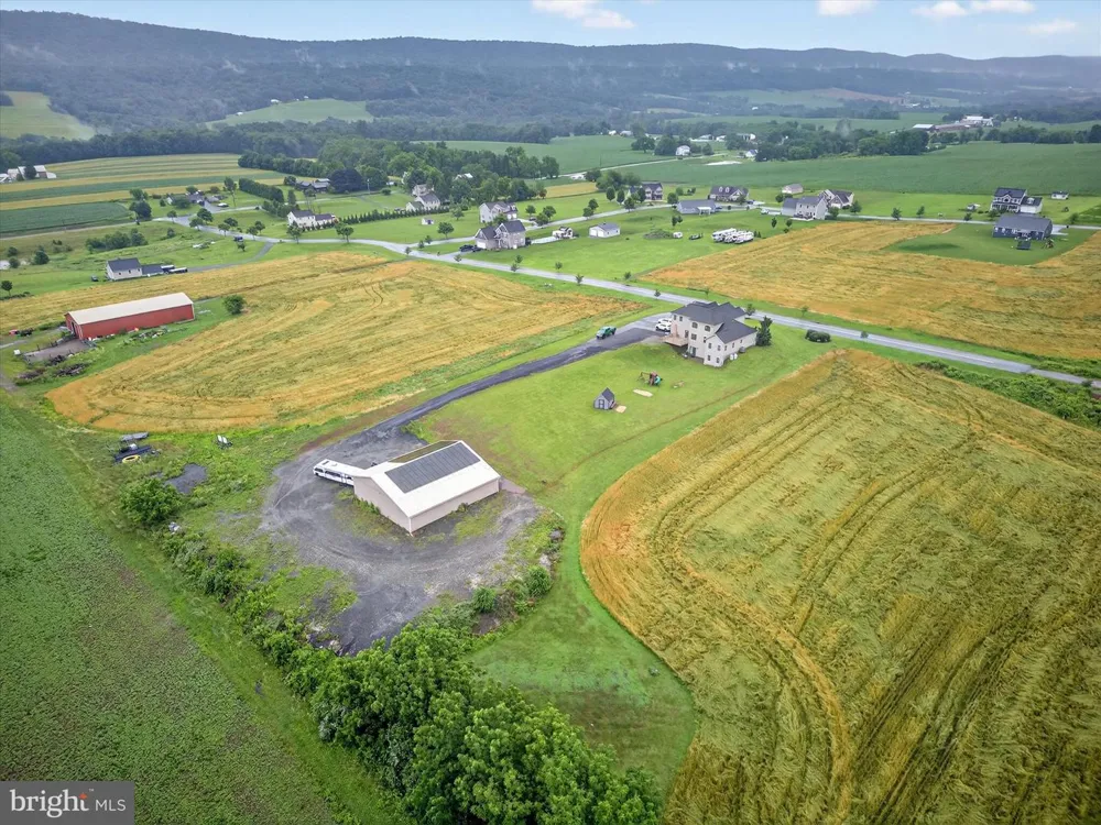 13 PHEASANT HILL DRIVE Halifax, PA 17032