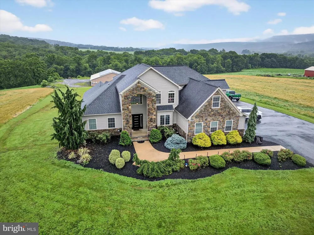 13 PHEASANT HILL DRIVE Halifax, PA 17032