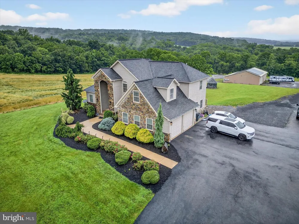 13 PHEASANT HILL DRIVE Halifax, PA 17032