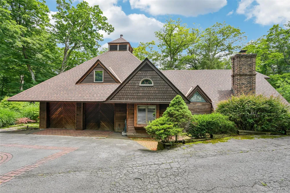 1 Lookout Road Tuxedo Park, NY 10987