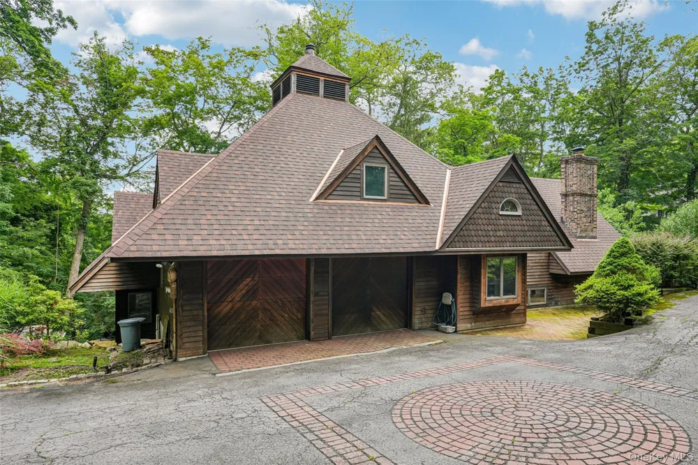 1 Lookout Road Tuxedo Park, NY 10987