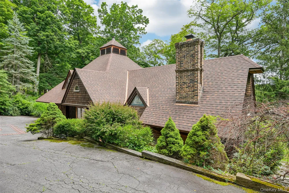1 Lookout Road Tuxedo Park, NY 10987