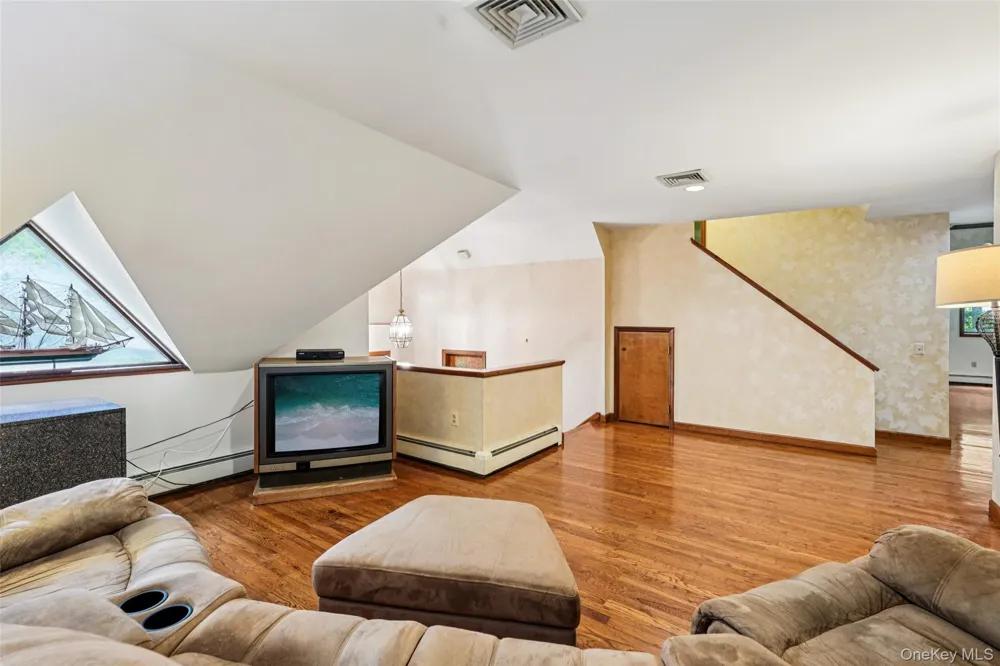 1 Lookout Road Tuxedo Park, NY 10987