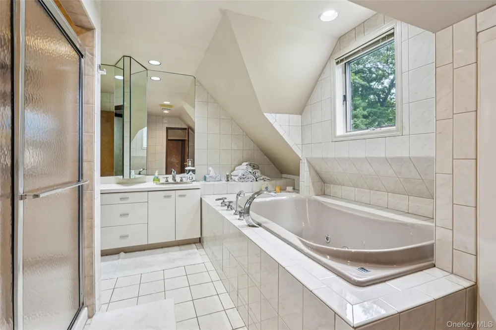 1 Lookout Road Tuxedo Park, NY 10987