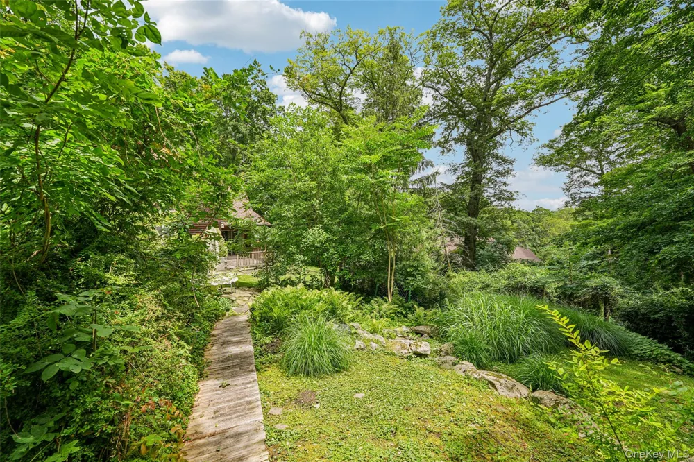 1 Lookout Road Tuxedo Park, NY 10987