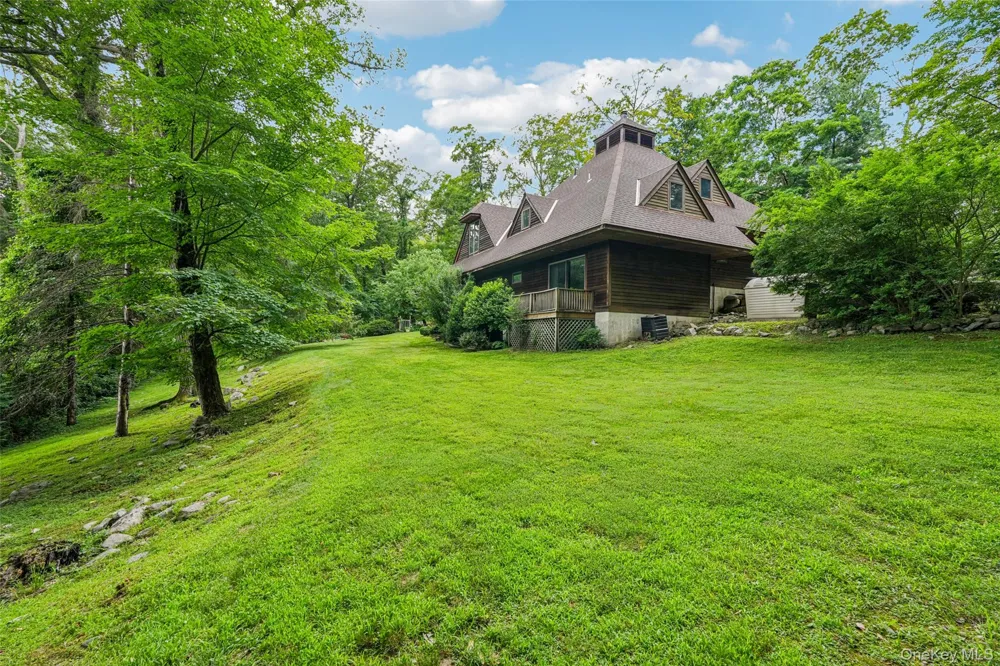 1 Lookout Road Tuxedo Park, NY 10987