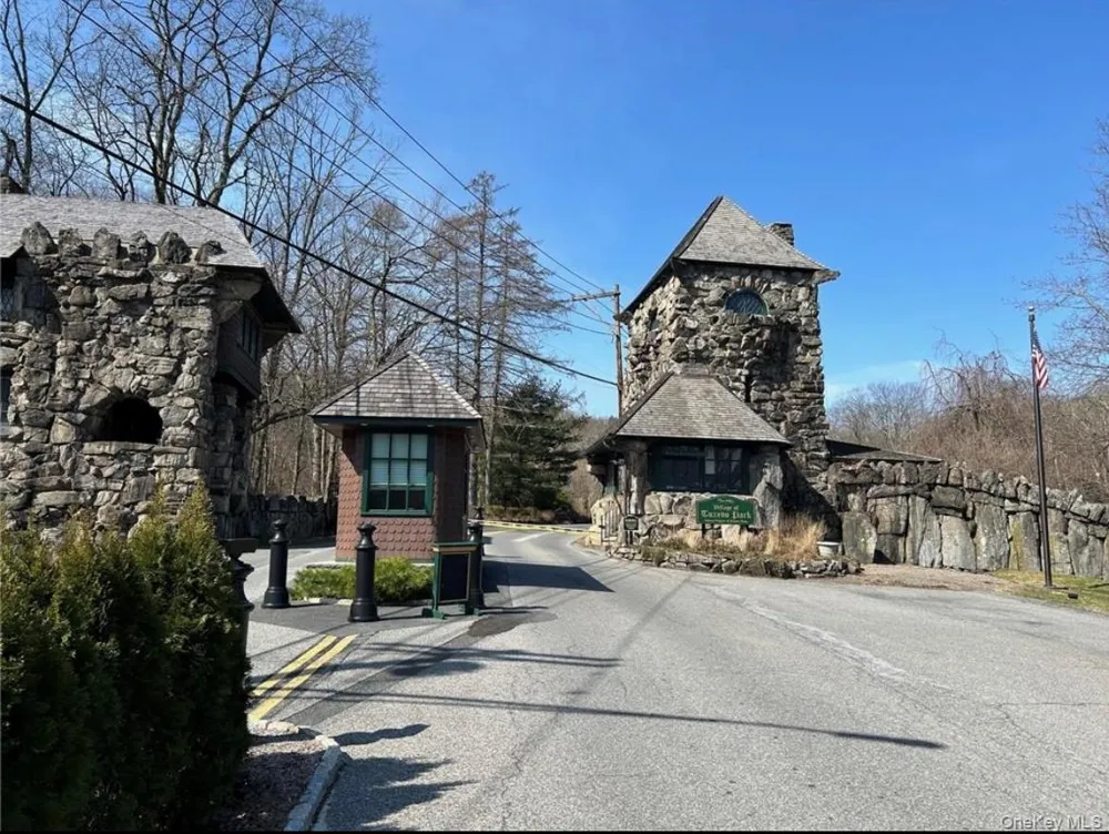 1 Lookout Road Tuxedo Park, NY 10987