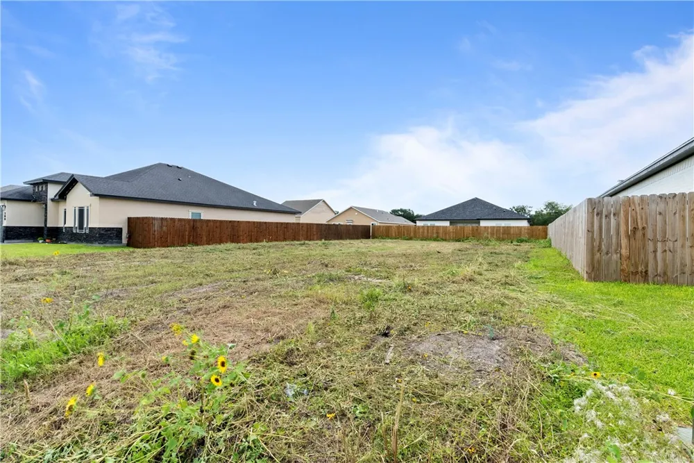 106 MEADOWBROOK Odem, TX TX 78