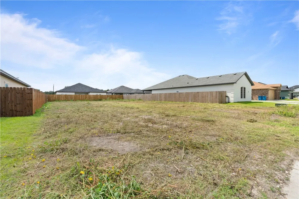 106 MEADOWBROOK Odem, TX TX 78