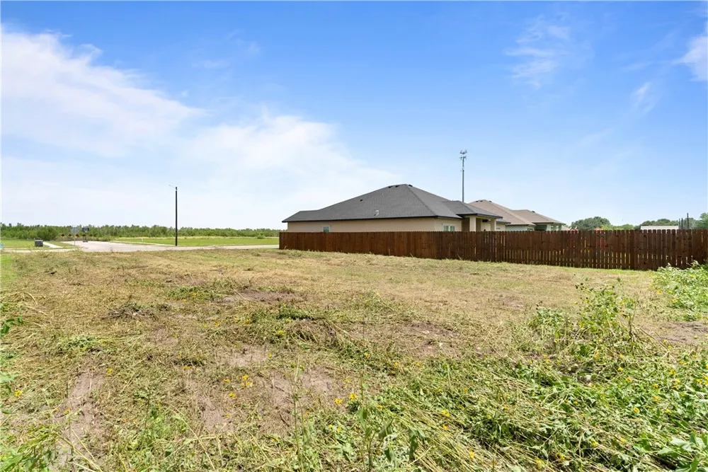 106 MEADOWBROOK Odem, TX TX 78