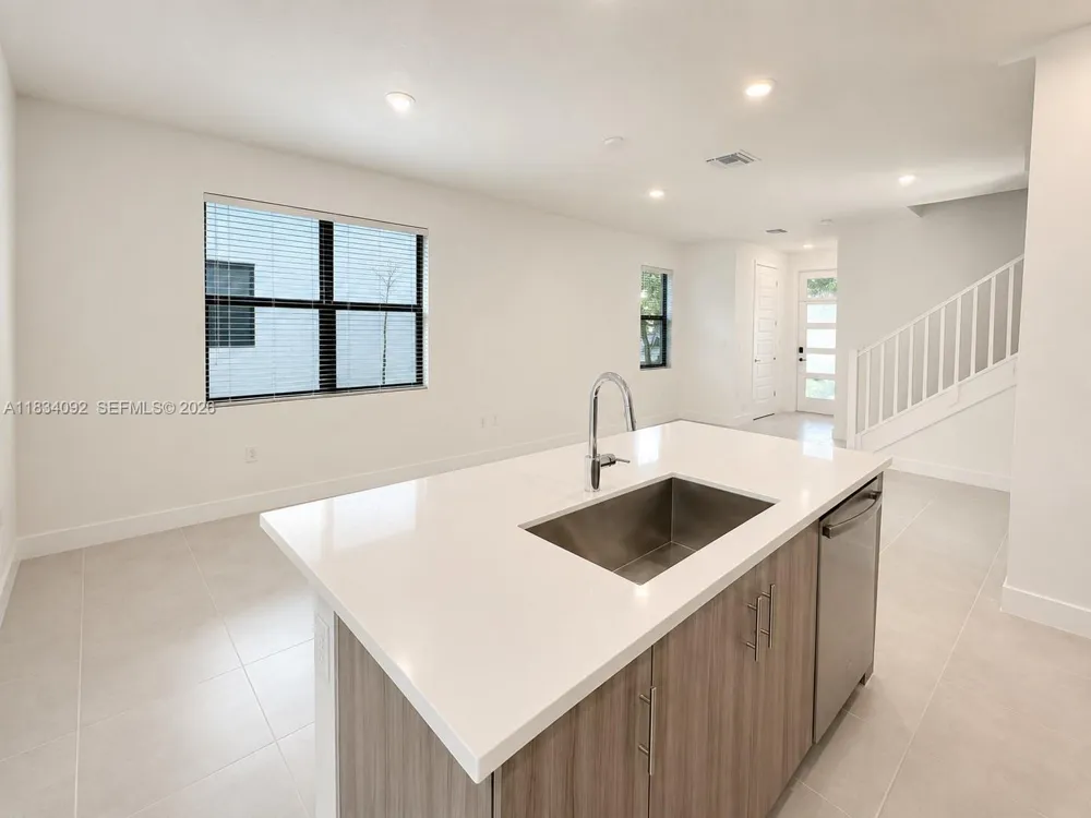 15842 NW 91 Ct #15842 Miami Lakes, FL 33018
