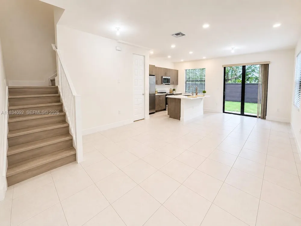 15842 NW 91 Ct #15842 Miami Lakes, FL 33018