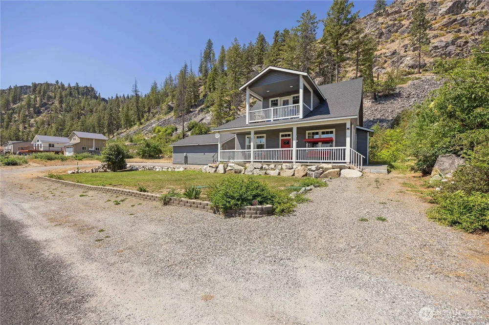 48 Golf Course Drive Pateros, WA 98846