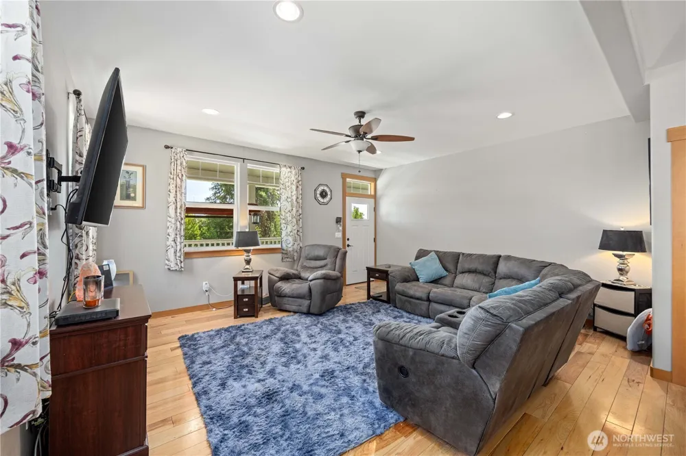 48 Golf Course Drive Pateros, WA 98846