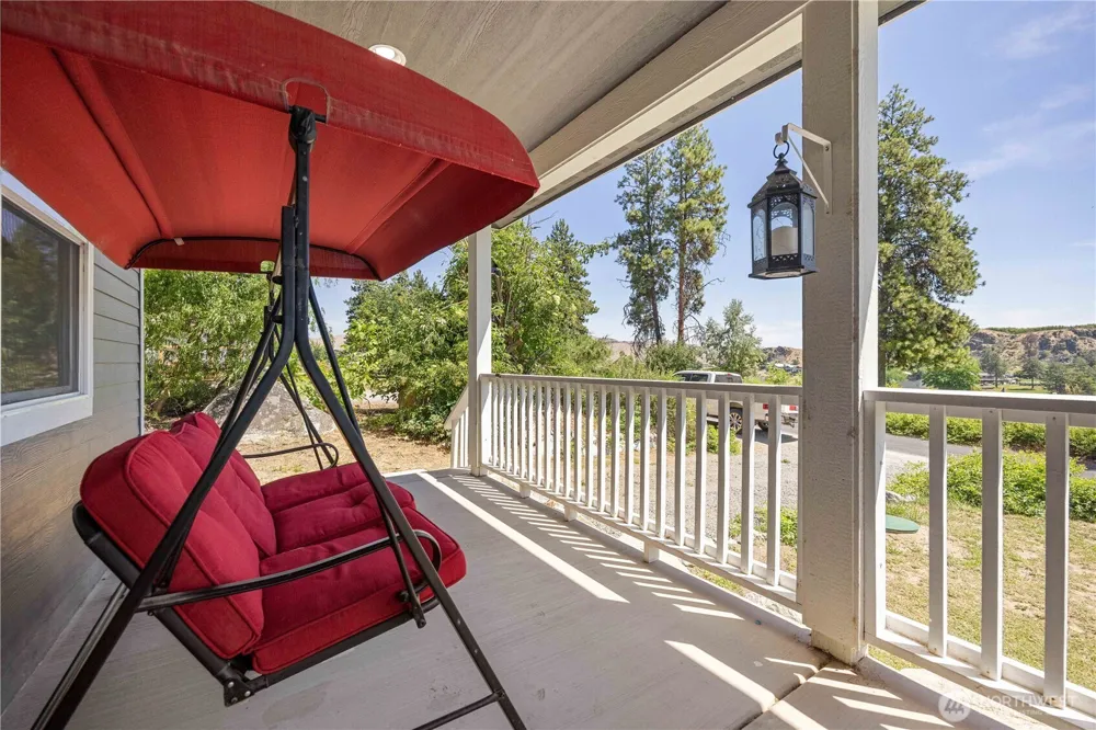 48 Golf Course Drive Pateros, WA 98846