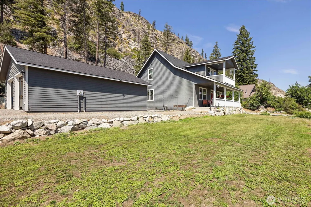 48 Golf Course Drive Pateros, WA 98846