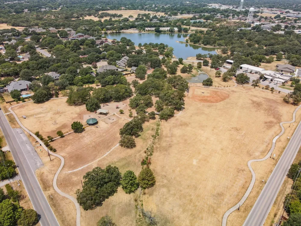 2800 Park Drive Dalworthington Gardens, TX 76016