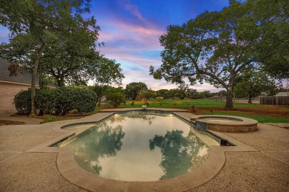 2800 Park Drive Dalworthington Gardens, TX 76016