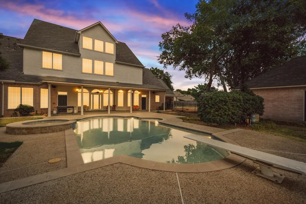 2800 Park Drive Dalworthington Gardens, TX 76016