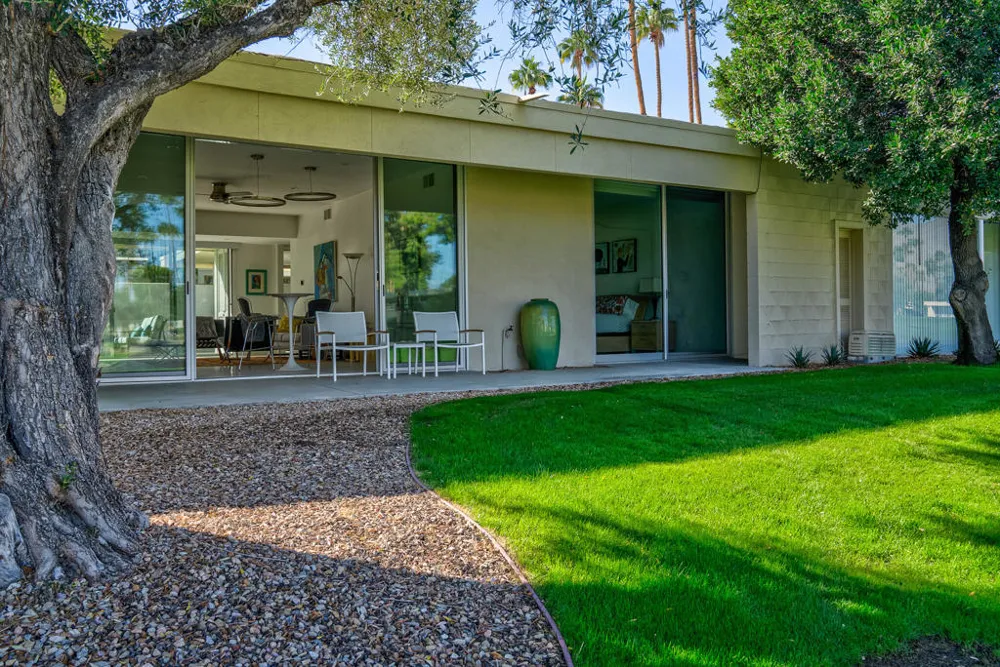 24 Desert Lakes Drive Palm Springs, CA 92264