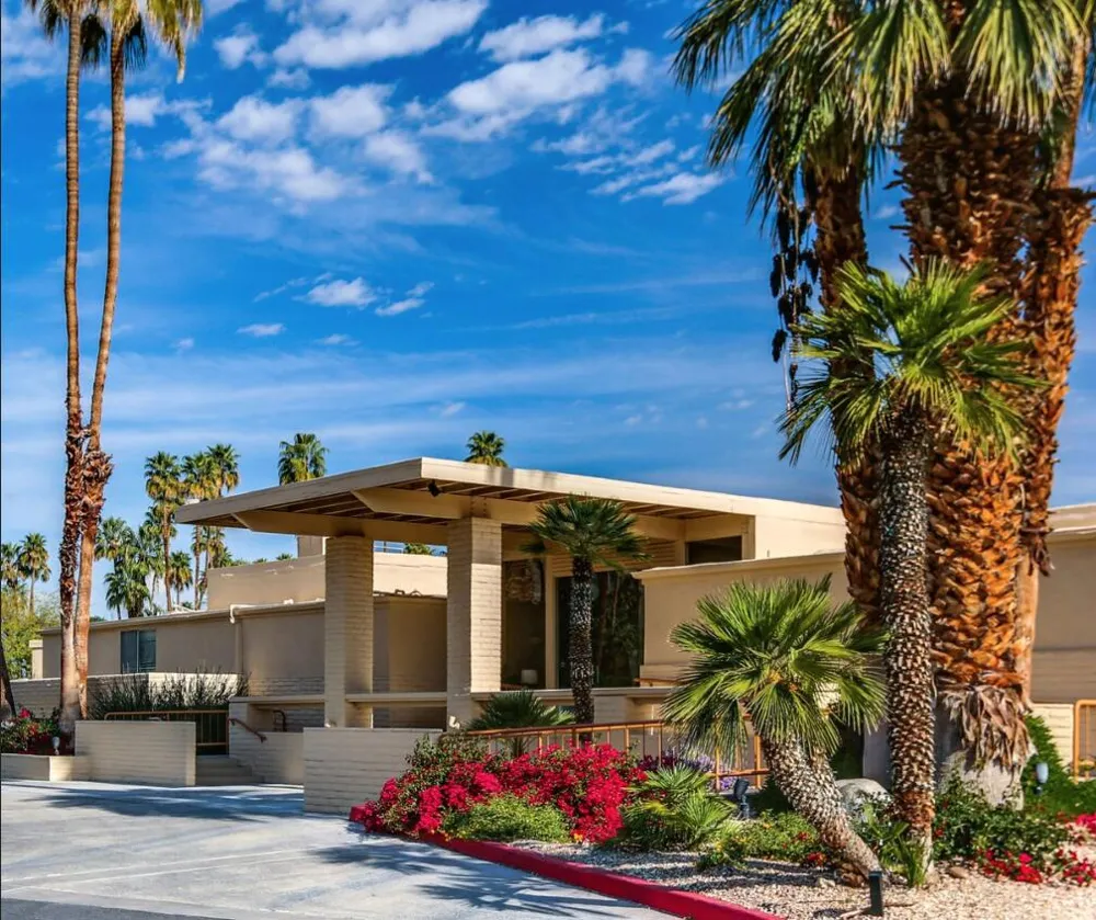 24 Desert Lakes Drive Palm Springs, CA 92264