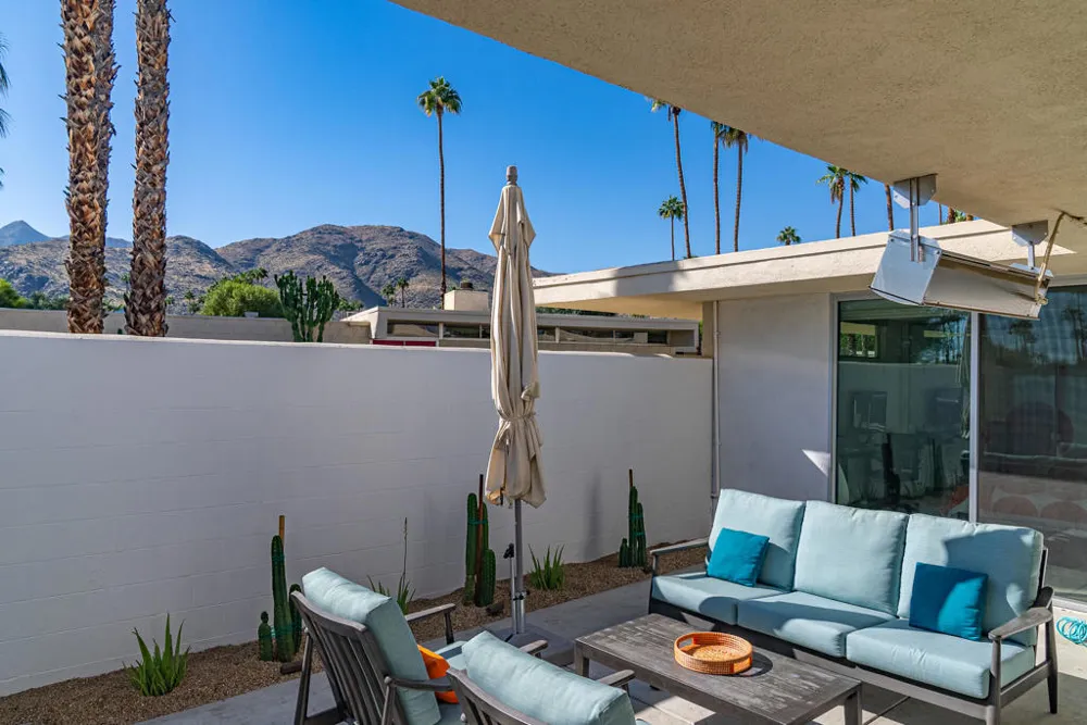24 Desert Lakes Drive Palm Springs, CA 92264