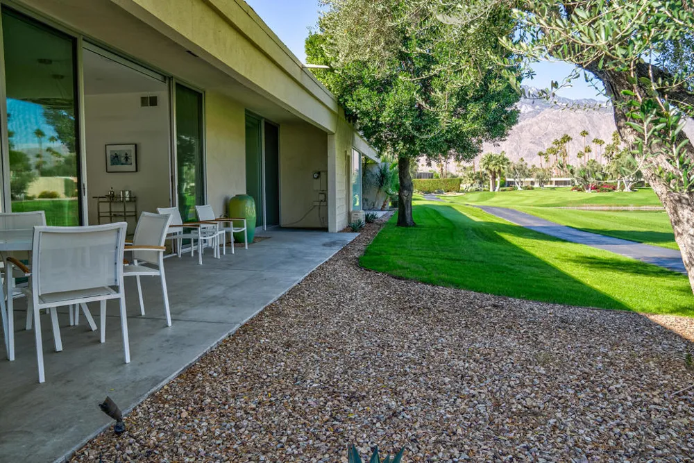 24 Desert Lakes Drive Palm Springs, CA 92264