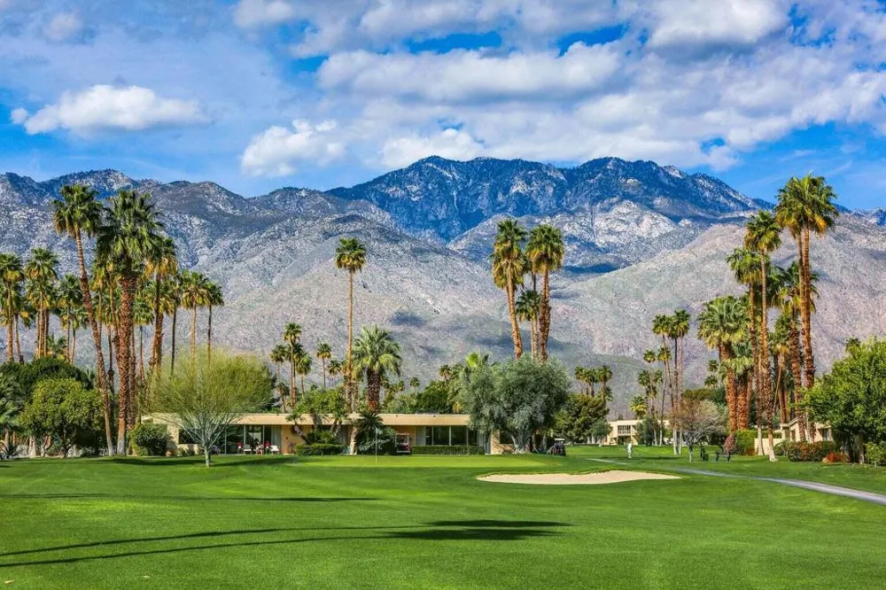 24 Desert Lakes Drive Palm Springs, CA 92264