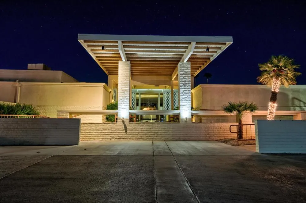 24 Desert Lakes Drive Palm Springs, CA 92264
